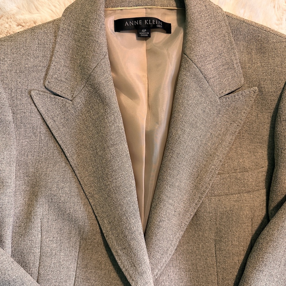 Anne Klein Gray Tailored Blazer and Pants Suits